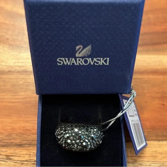 NWT Swarovski Mini Chic Ring Black And Gold